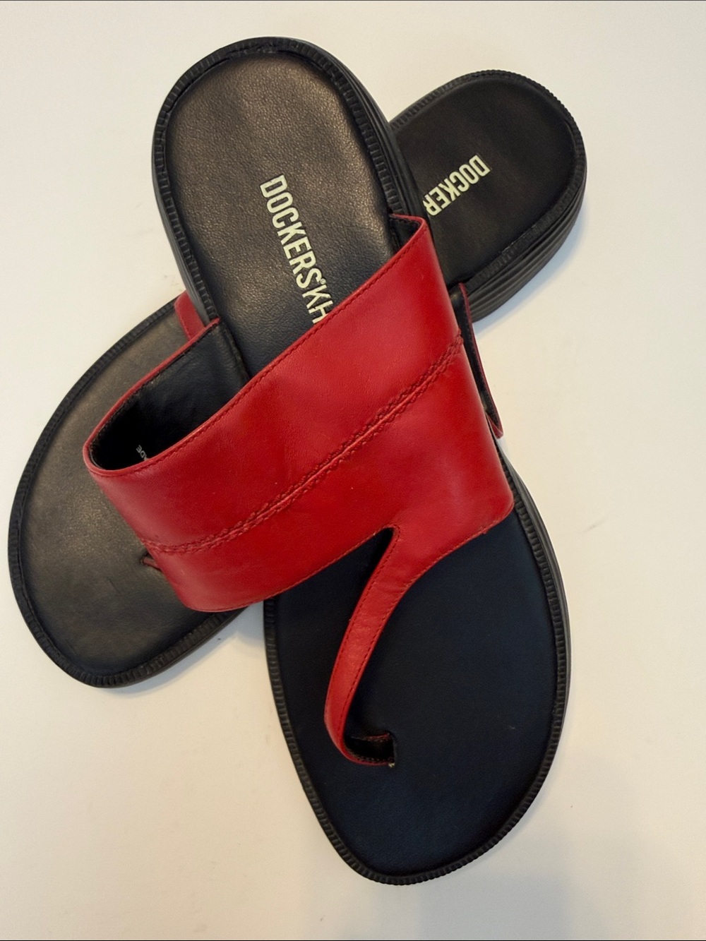 Dockers Red and Black Leather Toe-Loop Slides-never worn